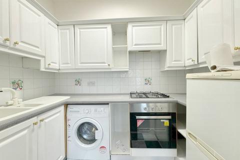 2 bedroom flat to rent, Churchill Road, Willesden