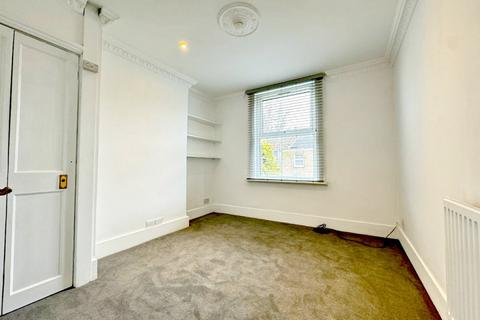 2 bedroom flat to rent, Churchill Road, Willesden