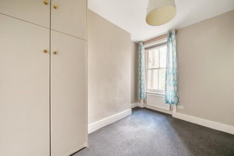 2 bedroom flat to rent, Coniston Road Muswell Hill N10