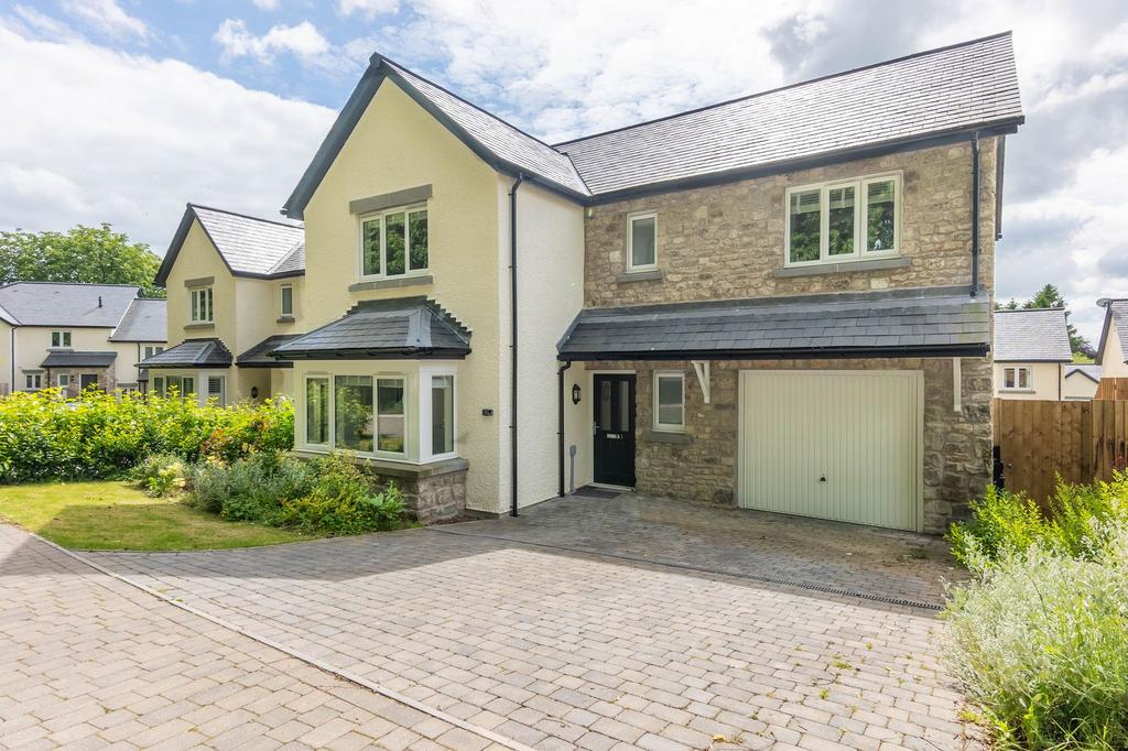 11 Limestone Road, Kendal 4 bed detached house - £525,000