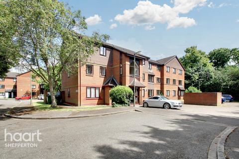 Dutch Barn Close, Staines-upon-Thames