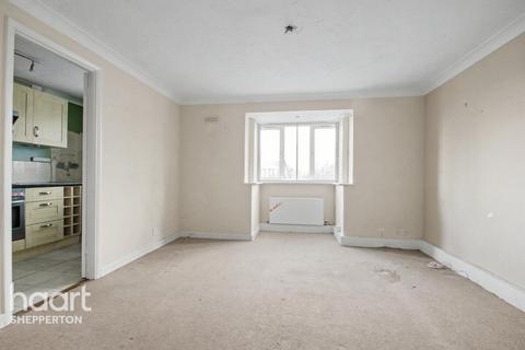 undefined, Dutch Barn Close, Staines-upon-Thames
