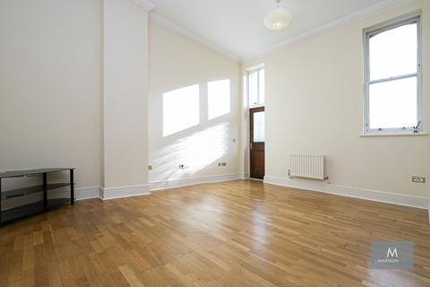 2 bedroom apartment to rent, Woodford Green, Essex IG8