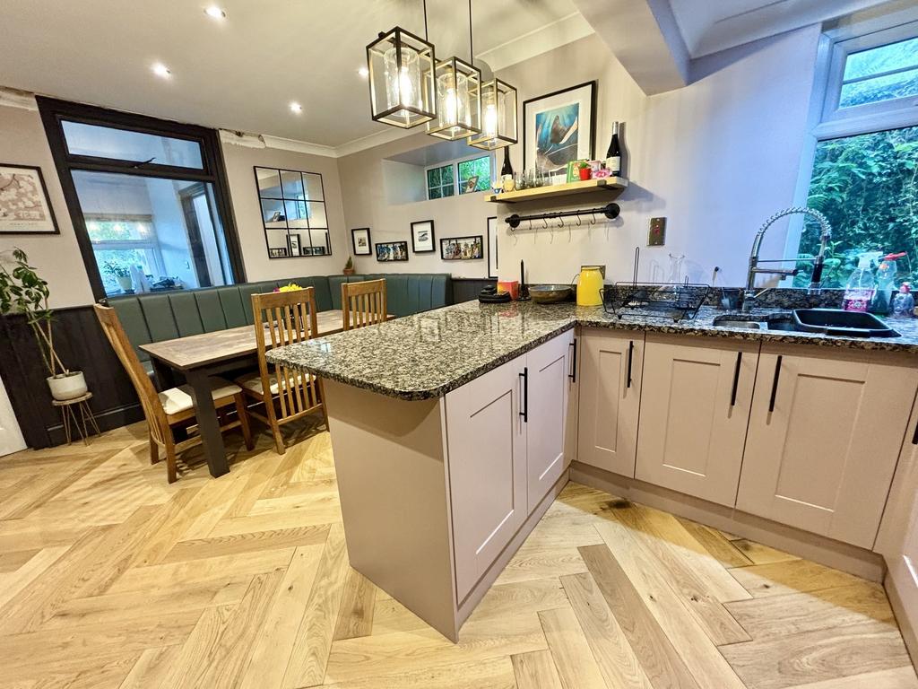 Kitchen/Dining Room