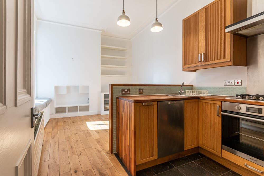 Apartment in Edinburgh, Leith Central - View 2
