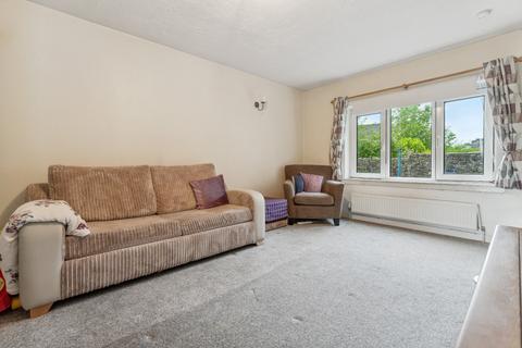 2 bedroom ground floor flat for sale, Newhouse, Stirling, Stirlingshire, FK8 2AF