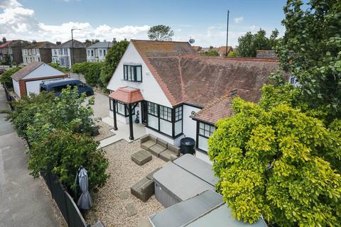 4 bedroom detached house for sale, All Saints Avenue, Margate, CT9