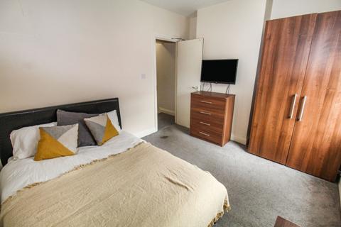 5 bedroom end of terrace house to rent, BILLS INCLUDED: Beamsley Terrace, Hyde Park, Leeds, LS6