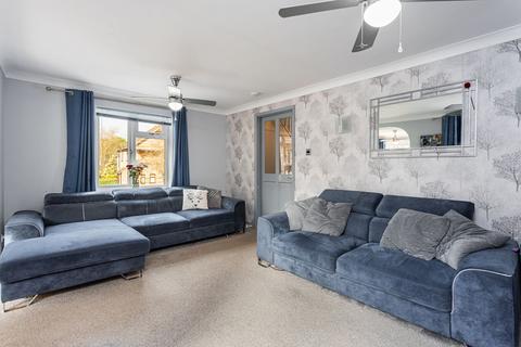 18 Wilberforce Close, Crawley, RH11 9TD
