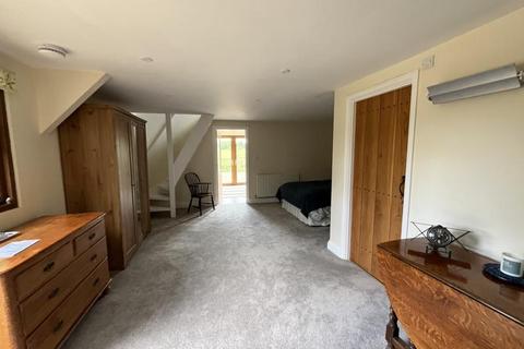 1 bedroom barn conversion to rent, Plaistow RH14
