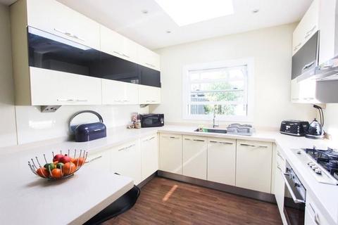 4 bedroom terraced house for sale, Rosedale Road, Forest Gate, London, E7