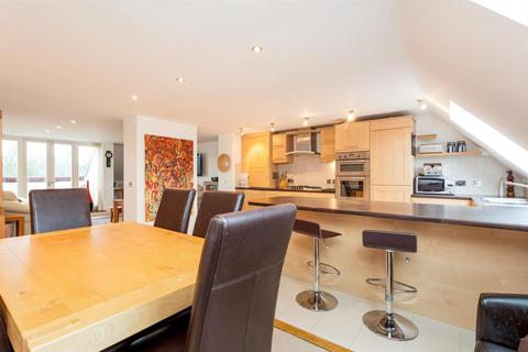 2 bedroom apartment for sale, London Road, Balcombe