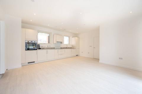 3 bedroom flat to rent, Barking, Barking, London, IG11