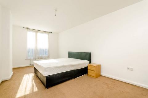 2 bedroom flat to rent, Church Street, Stratford, London, E15
