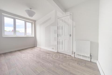 3 bedroom terraced house to rent, Tilbury Mount, Leeds LS11
