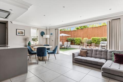 5 bedroom end of terrace house for sale, Hopkins Close, London, W4