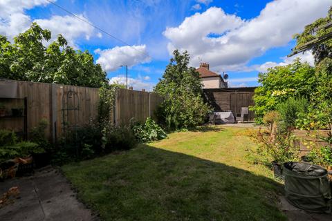 69 Goodwin Road, London, N9 0EN
