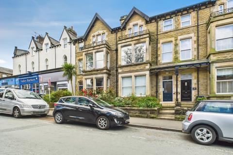 2 bed flat/apartment for rent in Valley Drive, Harrogate, HG2