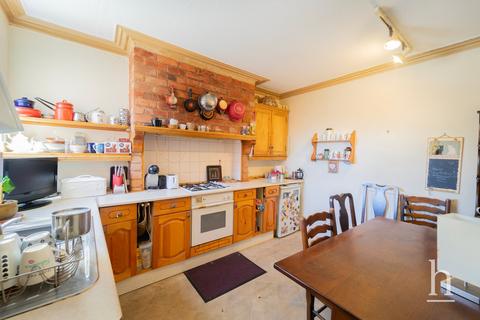 2 bedroom maisonette for sale, Market Street, Hoylake CH47