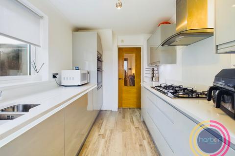 3 bedroom semi-detached house for sale, Kirriemuir Road, Bishopbriggs, Glasgow, East Dunbartonshire, G64 1DJ