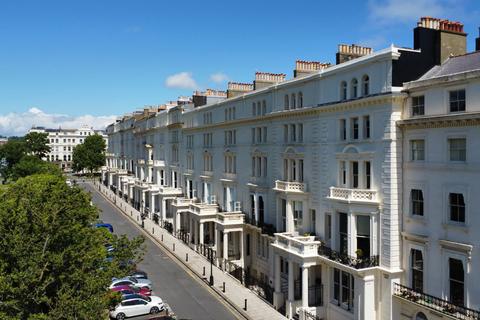 1 bedroom flat for sale, Palmeira Square, Hove, BN3