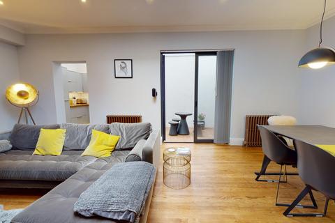 1 bedroom flat for sale, Palmeira Square, Hove, BN3