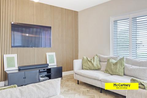 2a Rosebery Road, Chelmsford, CM2 0TT