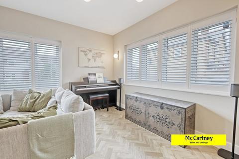 2a Rosebery Road, Chelmsford, CM2 0TT