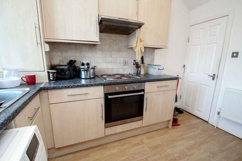 5 bedroom end of terrace house to rent, Beechwood Terrace, Burley, Leeds, LS4