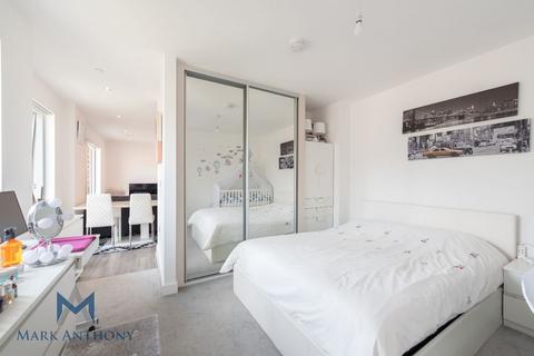 1 bedroom apartment for sale, Kew Court, London, NW9