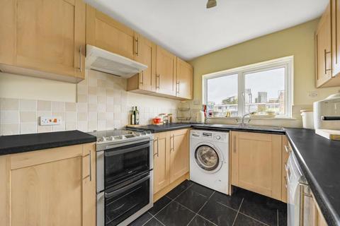 1 bedroom flat for sale, Woking,  Surrey,  GU22