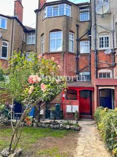 2 bedroom apartment for sale, Queens Avenue, London, N21