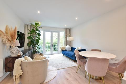 2 bedroom apartment for sale, Crane Lodge, Wharf Lane, Rickmansworth, Hertfordshire, WD3 1GG