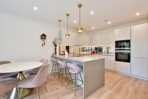 2 bedroom apartment for sale, Crane Lodge, Wharf Lane, Rickmansworth, Hertfordshire, WD3 1GG