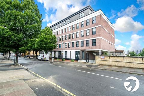 3 bedroom flat to rent, The Grove, Gravesend, Kent, DA12