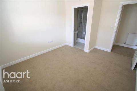 2 bedroom flat to rent, Minster Village CT12