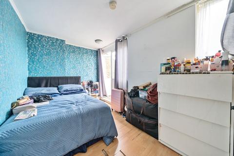 2 bedroom apartment for sale, Consort Road, London