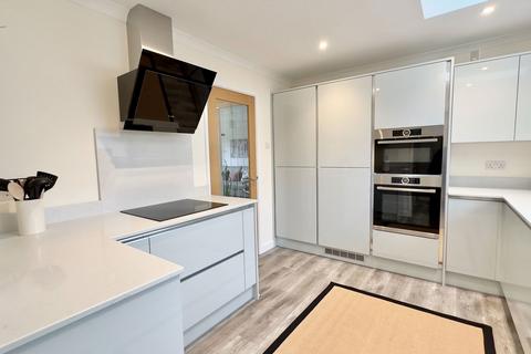 11 Fisher Close, Wadebridge, PL27 6BG