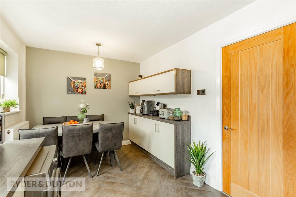 Kitchen/Dining Area