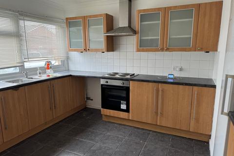 3 bedroom terraced house to rent, Sycamore Way, Clacton-on-Sea CO15