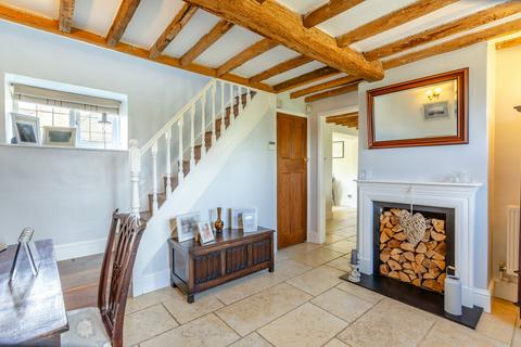 48 Beech Lane, Kislingbury, Northampton, NN7 4AL