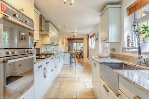 48 Beech Lane, Kislingbury, Northampton, NN7 4AL
