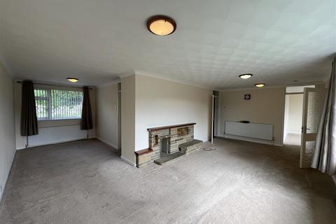 3 bedroom detached bungalow to rent, Fall View, Silkstone, S75 4LG