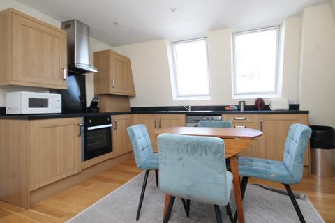 3 bedroom flat to rent, Camden Road, Islington, N7