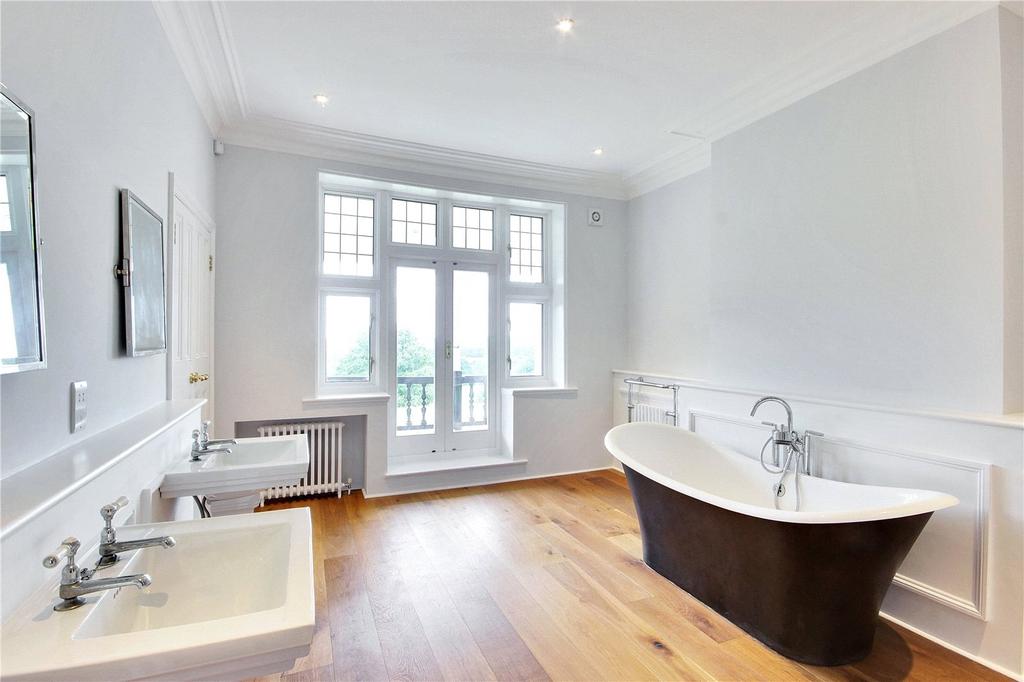 En Suite Bathroom