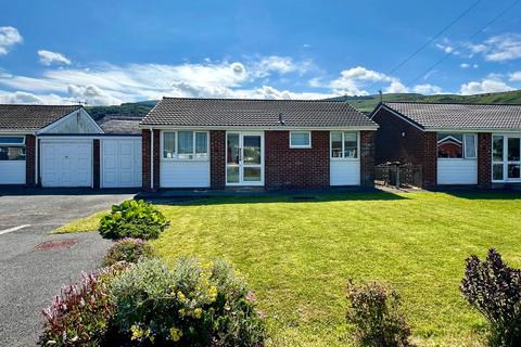 3 bedroom bungalow for sale, 10 Tremorfa Close, Fairbourne, LL38 2PQ