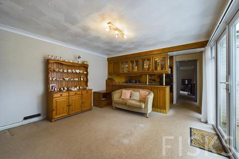 76 Broomfields, Basildon, SS13 3LG