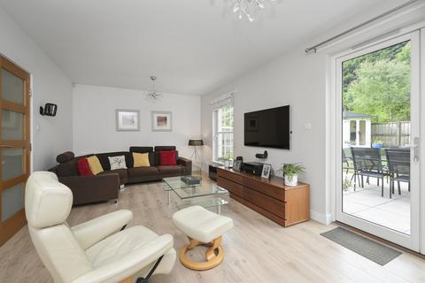 44 Esk Bridge, Penicuik, EH26 8QR