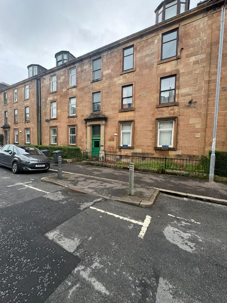 Brisbane Street, Greenock 2 bed flat to rent £550 pcm (£127 pw)