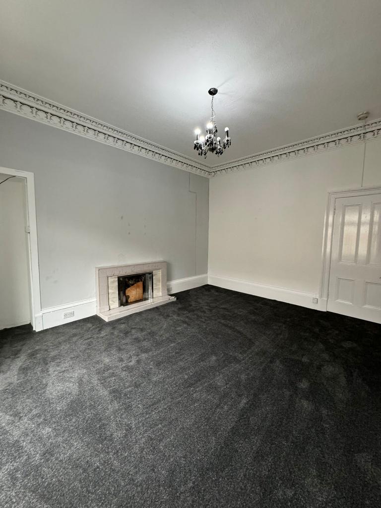 Brisbane Street, Greenock 2 bed flat to rent £550 pcm (£127 pw)